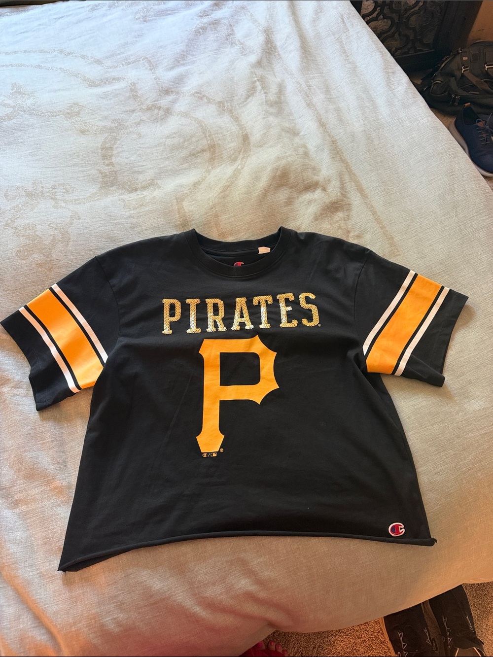 Pittsburgh Pirates Gold Pirates cropped tee